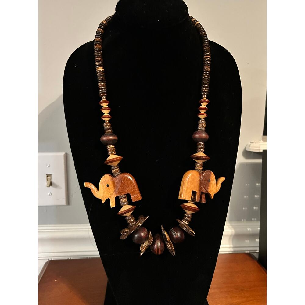 Vintage Handcrafted Carved Elephant Necklace Brown Beaded Statement Boho - Picture 4 of 12